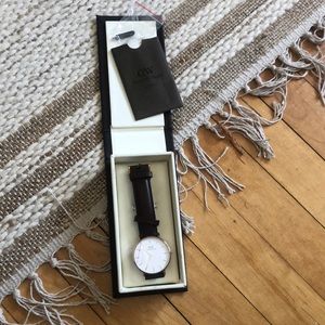 Daniel Wellington Classic Durham 36mm in dark brown band with rose gold hardware